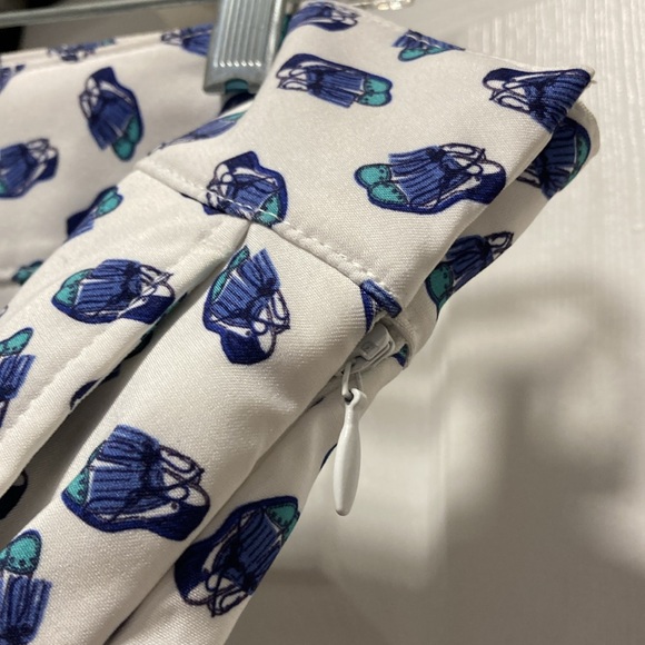 NWOT - IZOD GOLF Blue, Turquoise & White Golf Shoe Patterned Skort - Sz 12 - Picture 9 of 14